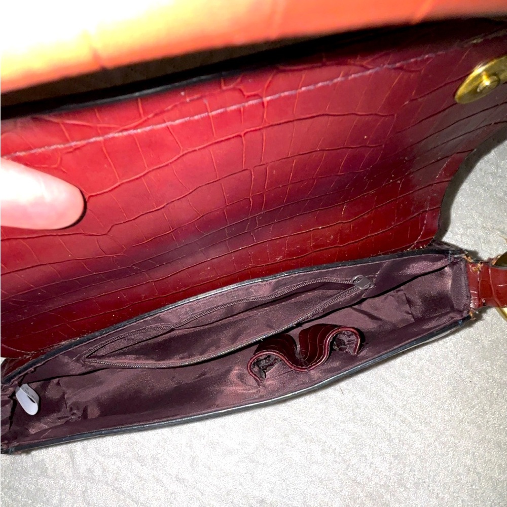 VTG BUENO Faux Crocodile Skin Wine Red Shoulder Bag - Picture 4 of 7